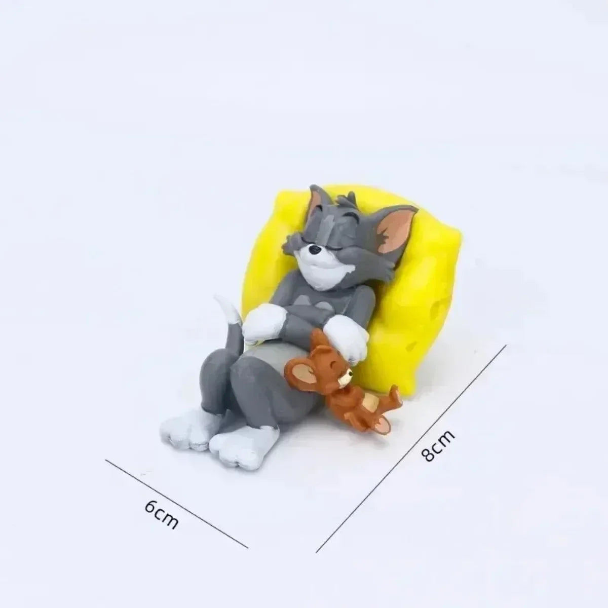 Charming Cartoon Cat and Mouse Figurines - Adorable Desk Decorations for Your Home and Holiday Cheer